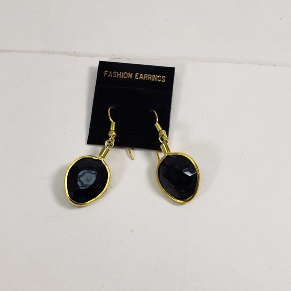Elegant Black Gem 1.5" Drop Earrings – Gold Tone Oval Dangle Lightweight Jewelry - Picture 6 of 8